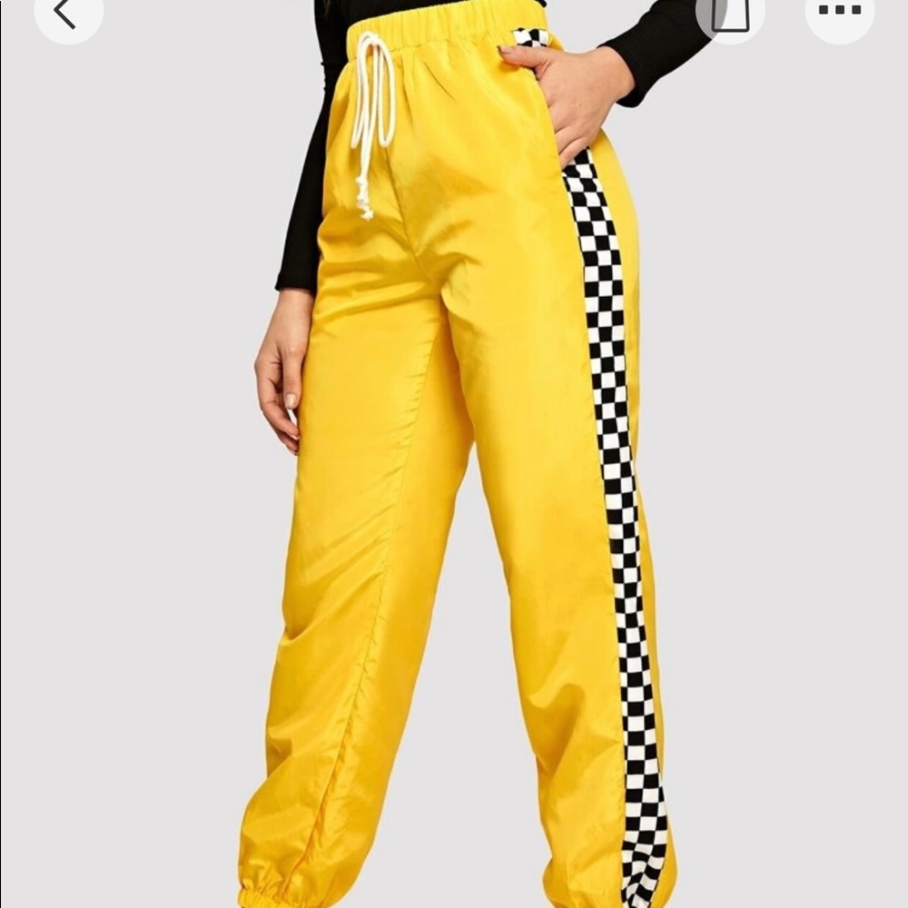Side checkered windbreaker pants